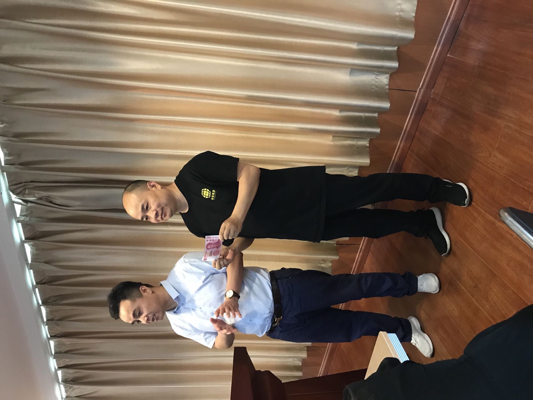郑州张一绝餐饮集团官网|张一绝官网|郑州张一绝|张一绝黄焖鸡|张一绝瓦香鸡|张一绝餐饮集团